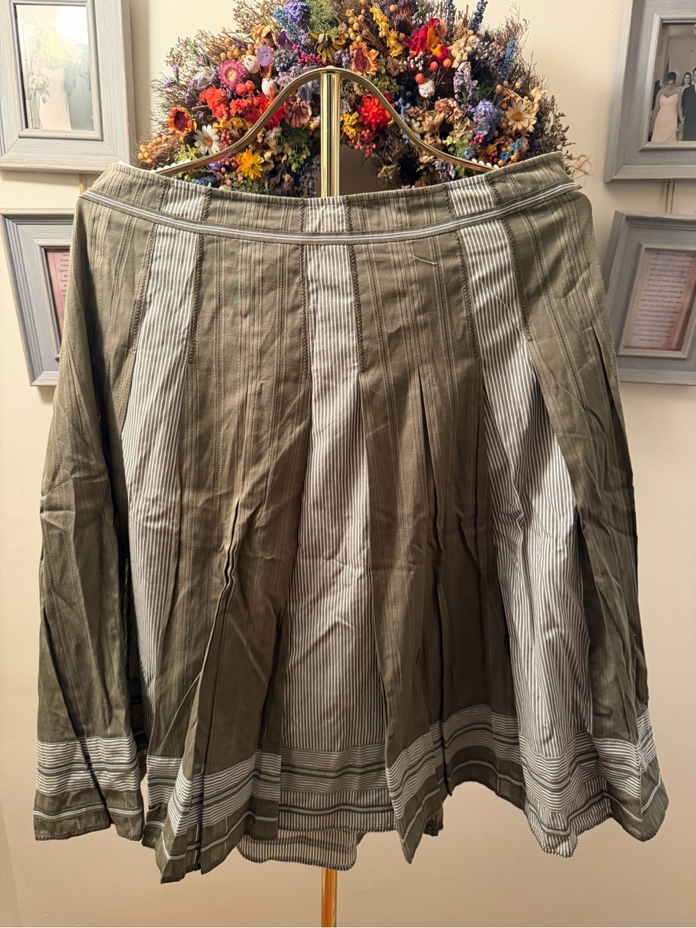 NIC+ZOE Olive Green and Cream Striped Pleated Skirt